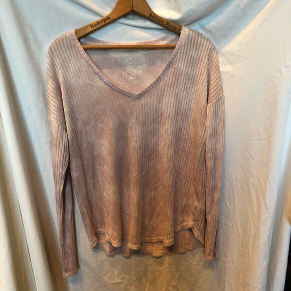 American Eagle Outfitters Tops - American Eagle Outfitters Soft and Sexy V neck top Pink Medium